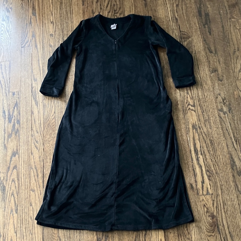 Natori Black Velour Warm and Cozy Nightgown Housedress